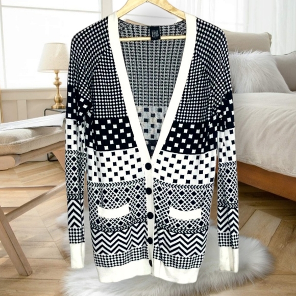 NOLLIE BLACK + WHITE GEOMETRICAL POLKA DOT RETRO ECENTIC FUNKY CARDIGAN SWEATER - Picture 2 of 8